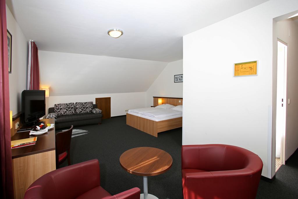 Christkoenigshaus Hotel Stuttgart Eksteriør billede
